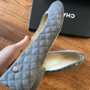 Chanel sue flat with python cites